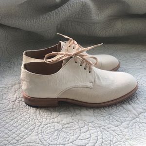 Esquivel Hobo White Shoe